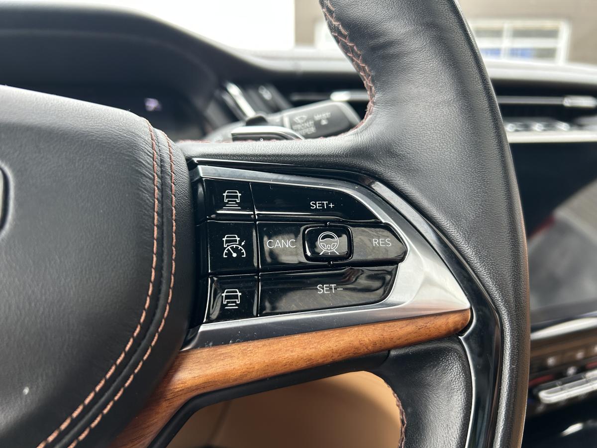 2022 Jeep Grand Cherokee - Image 24