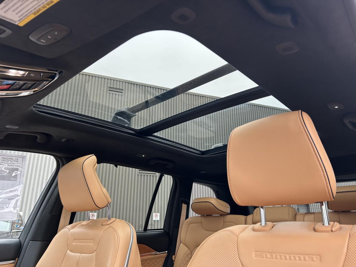 2022 Jeep Grand Cherokee - Image 31