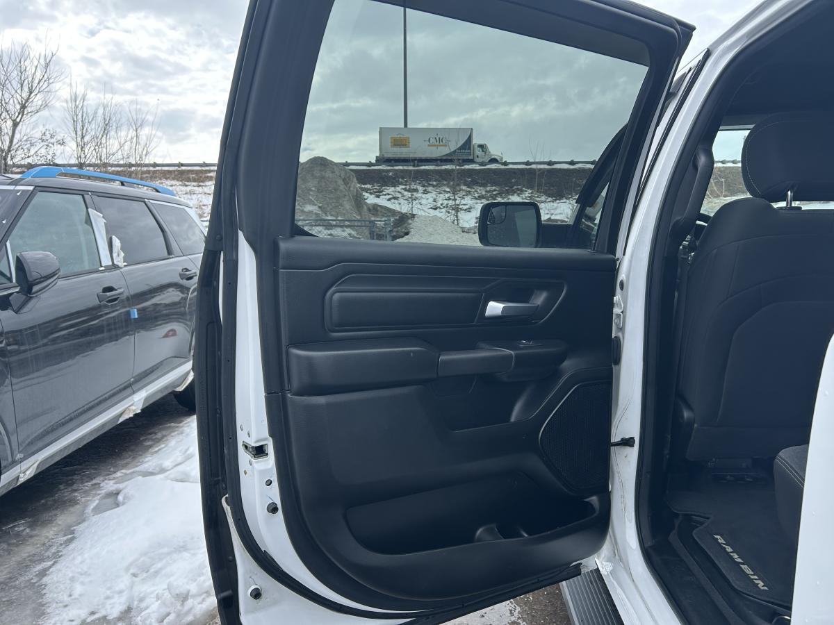 2022 RAM 1500 - Image 15