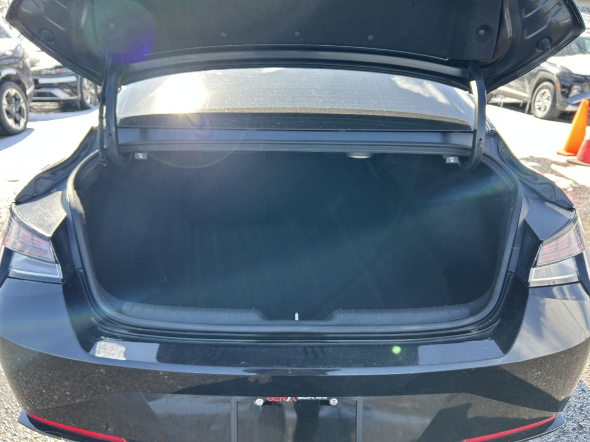 2021 Hyundai Elantra - Image 10