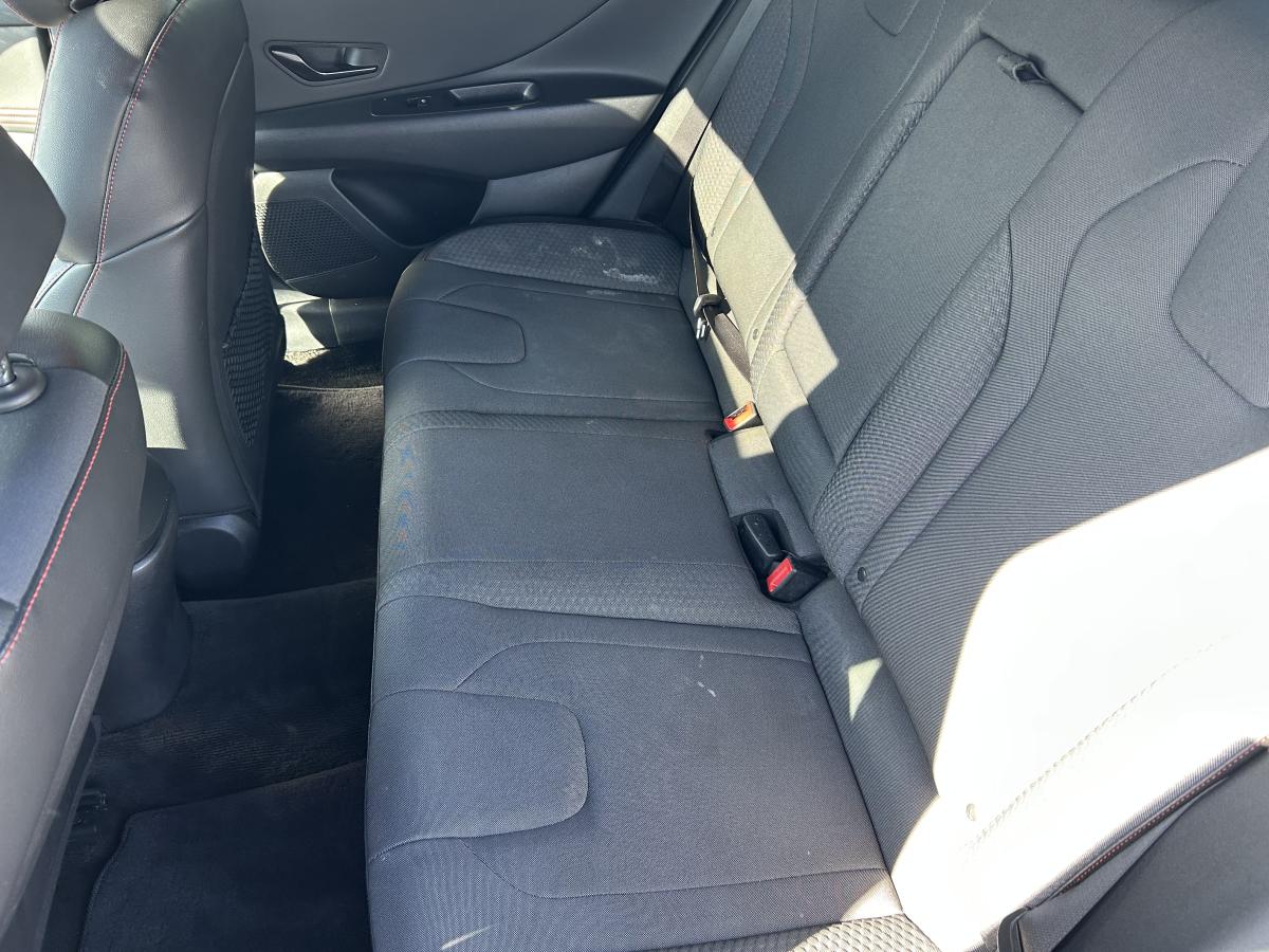 2021 Hyundai Elantra - Image 16