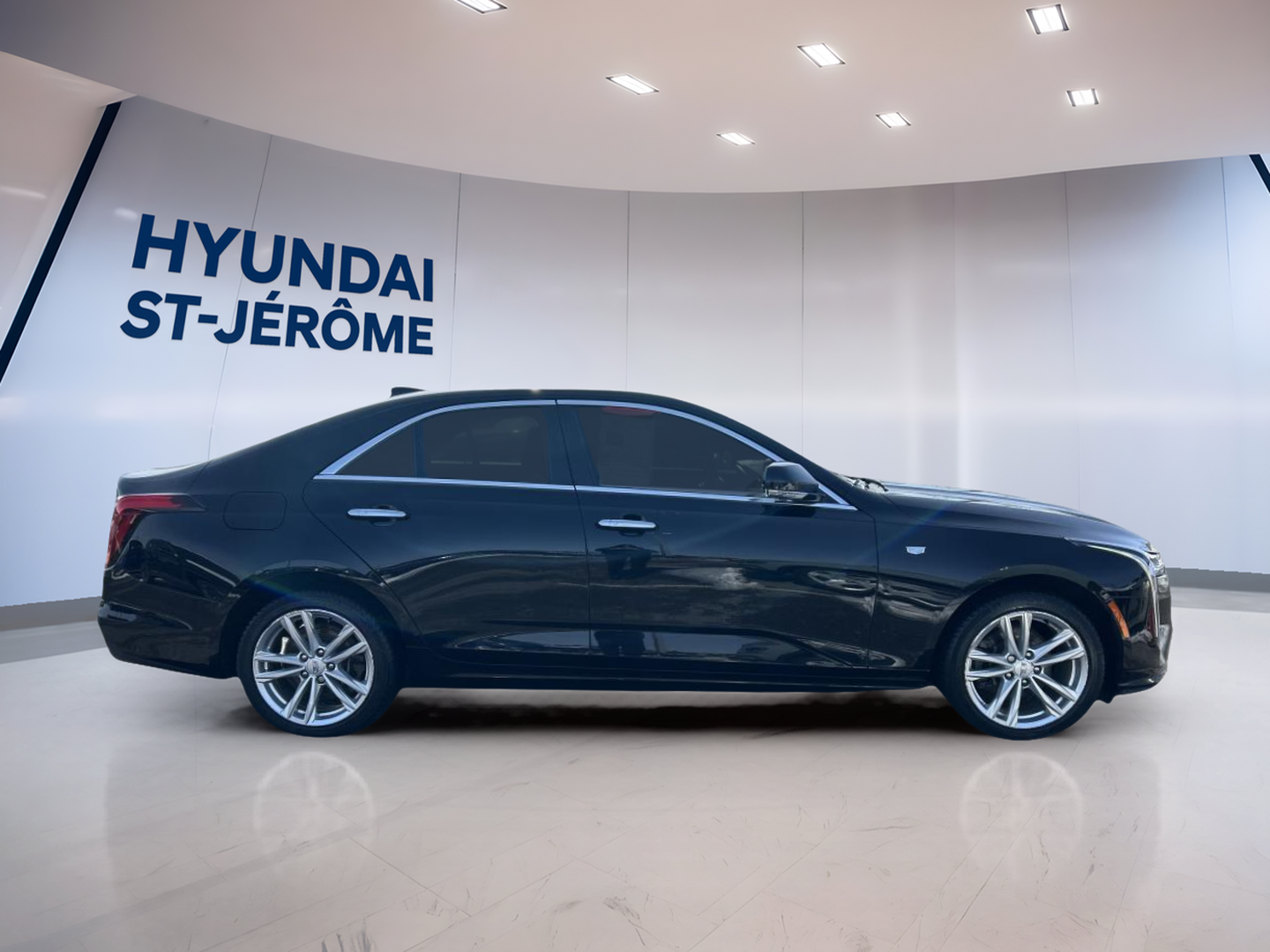 2021 Cadillac CT4 - Image 4