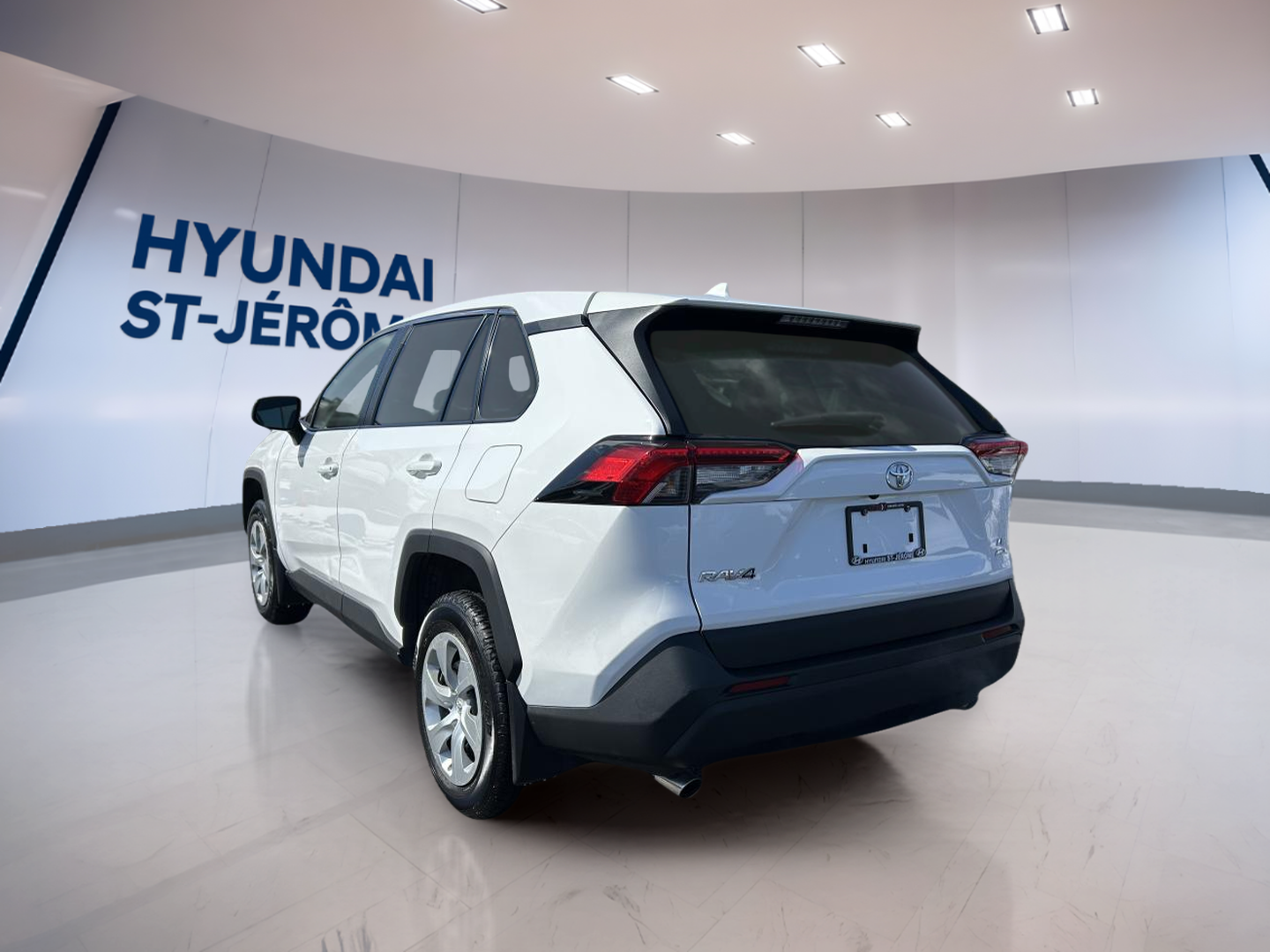 2022 Toyota RAV4 - Image 7