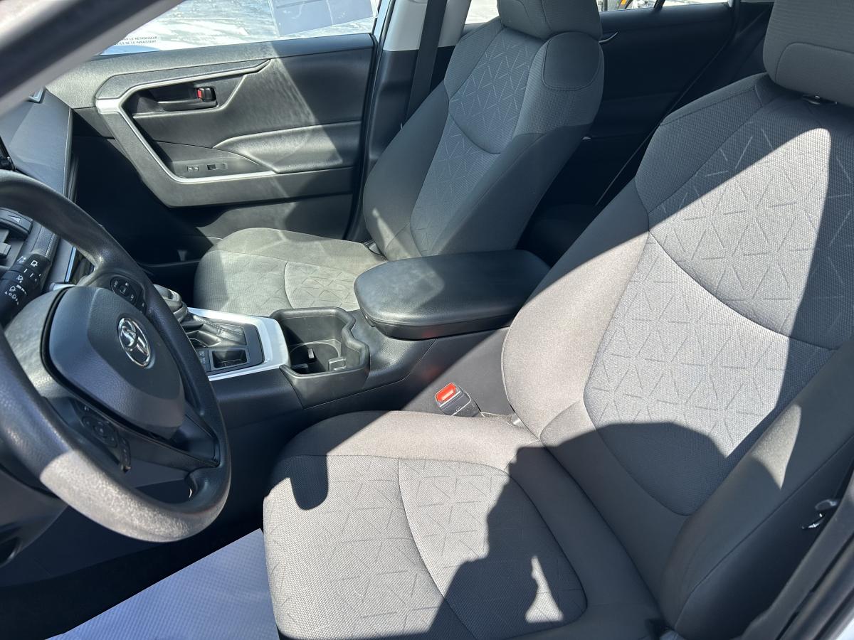 2022 Toyota RAV4 - Image 10