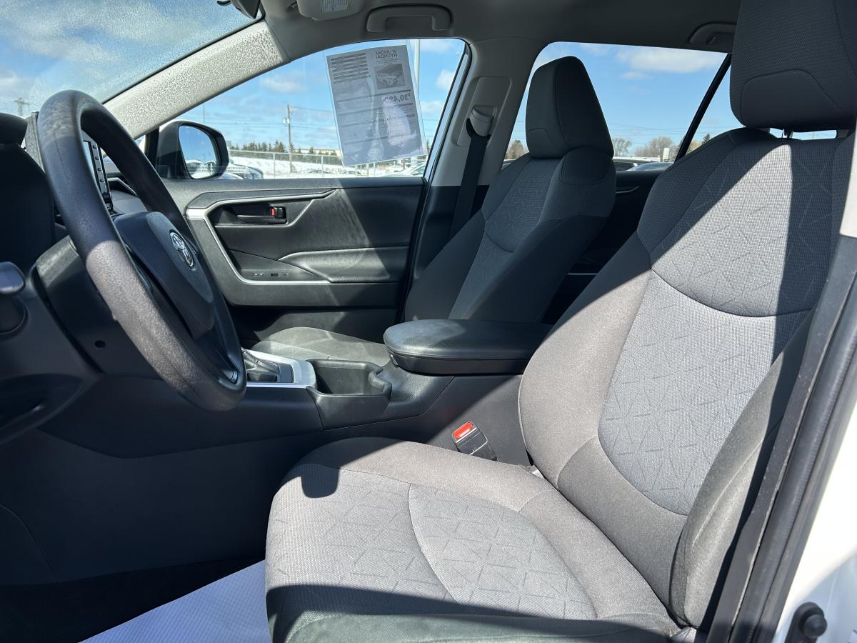 2022 Toyota RAV4 - Image 11