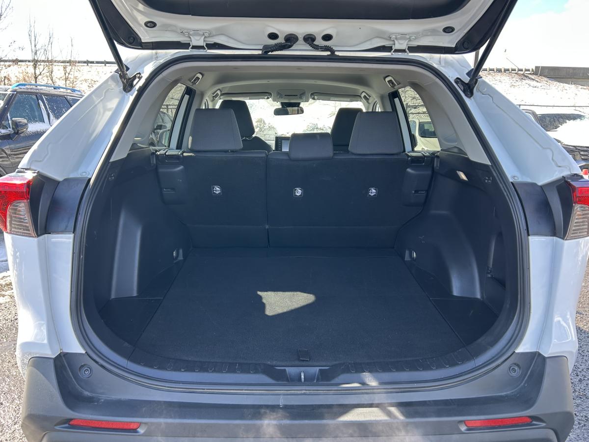 2022 Toyota RAV4 - Image 17