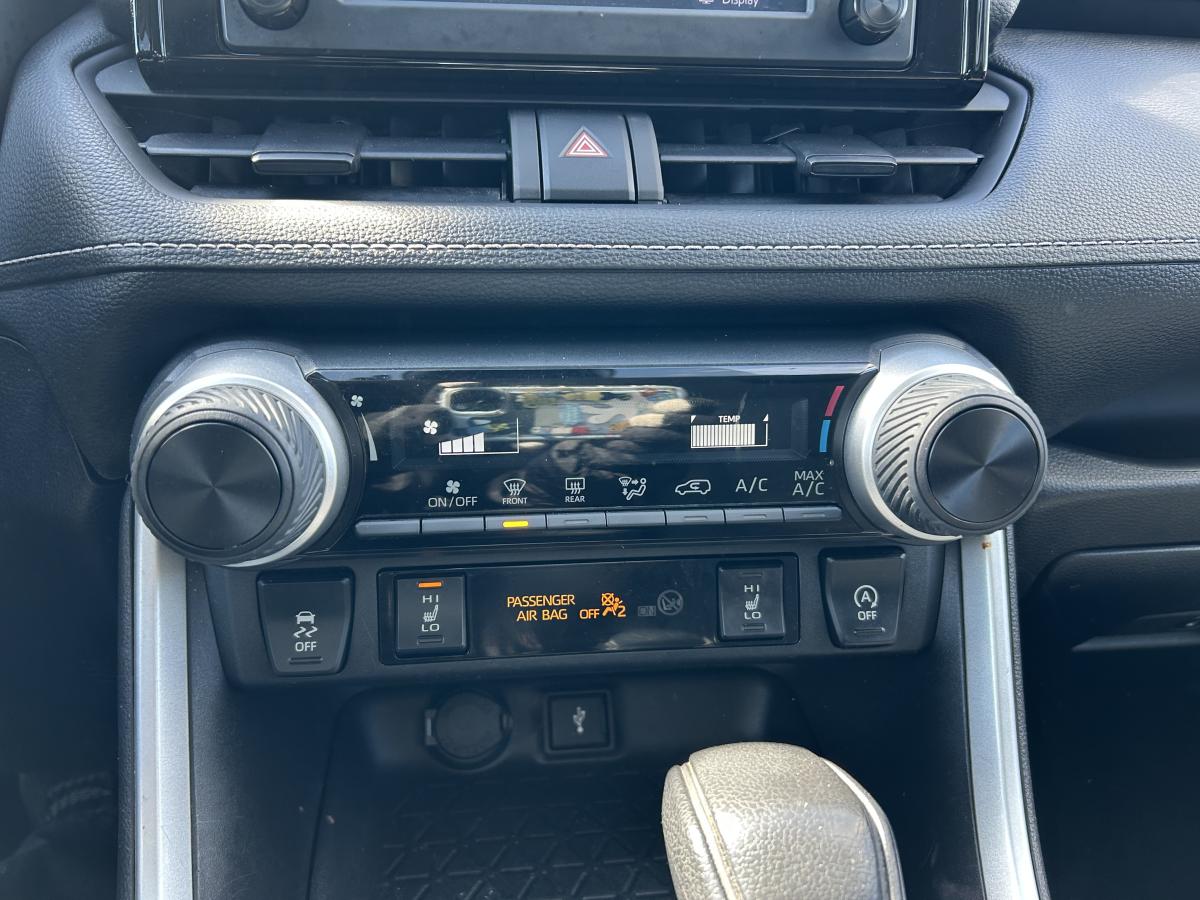 2022 Toyota RAV4 - Image 25