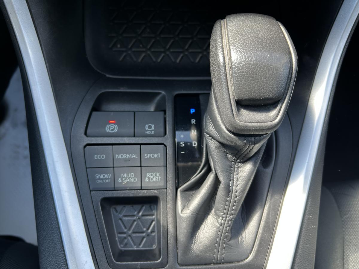 2022 Toyota RAV4 - Image 27