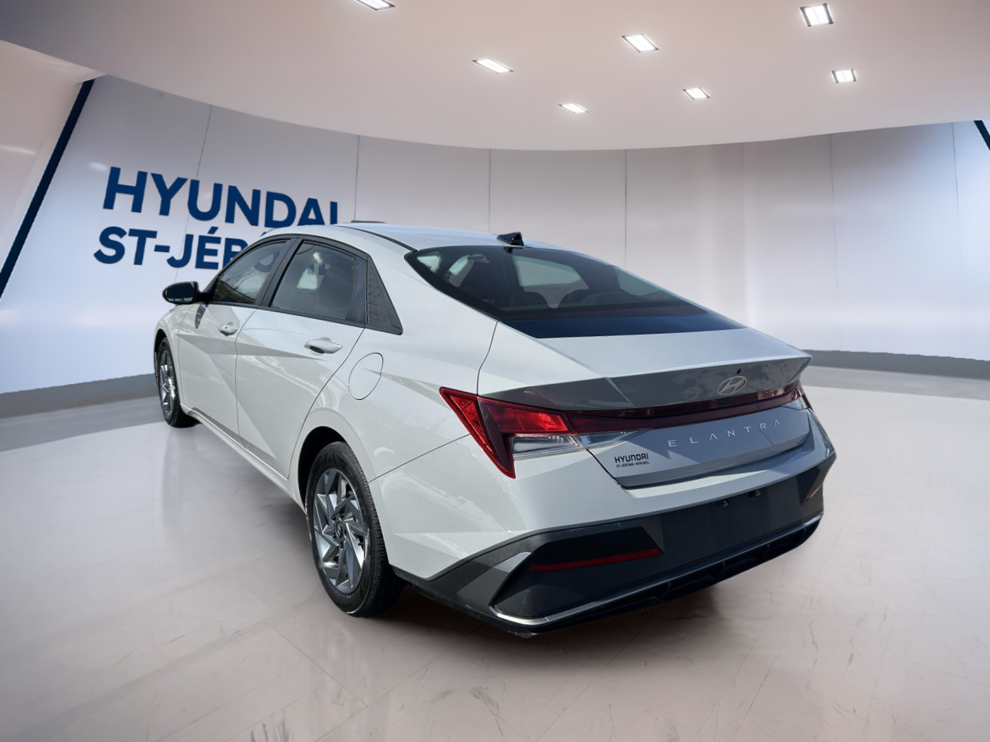 2024 Hyundai Elantra - Image 7