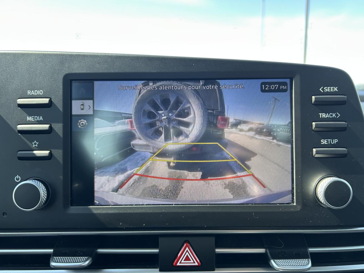 2024 Hyundai Elantra - Image 25