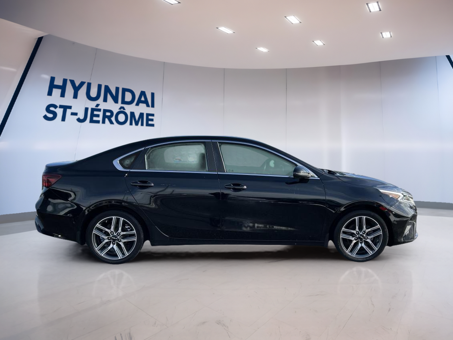 2022 Kia Forte - Image 4