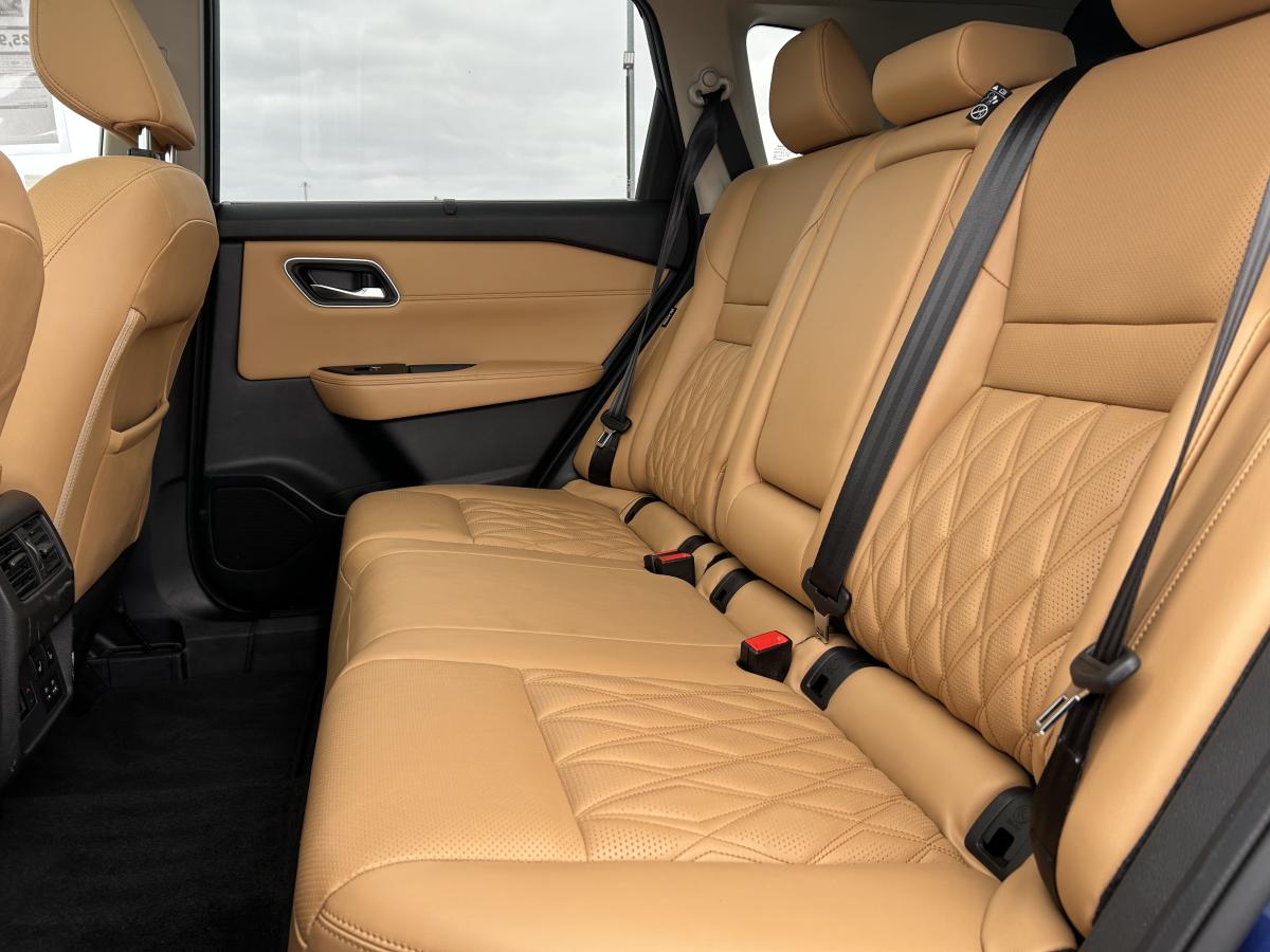 2022 Nissan Rogue - Image 17