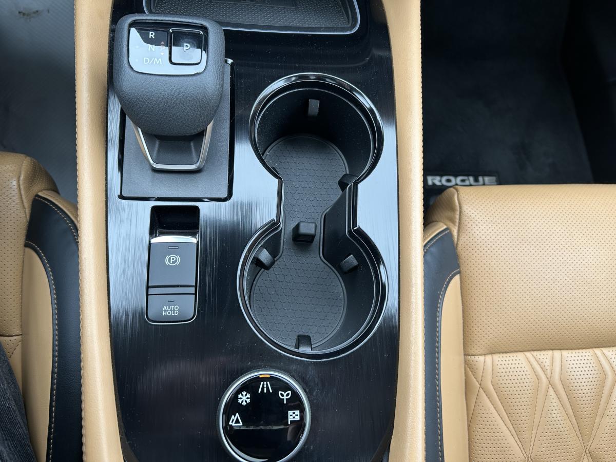 2022 Nissan Rogue - Image 30