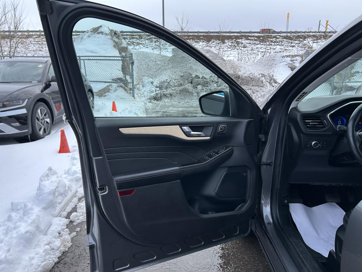 2021 Ford Escape - Image 13