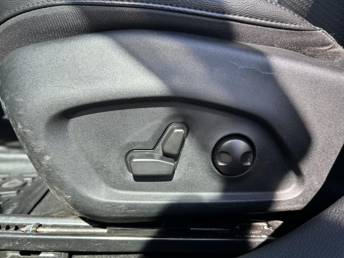 2022 Jeep Compass - Image 12