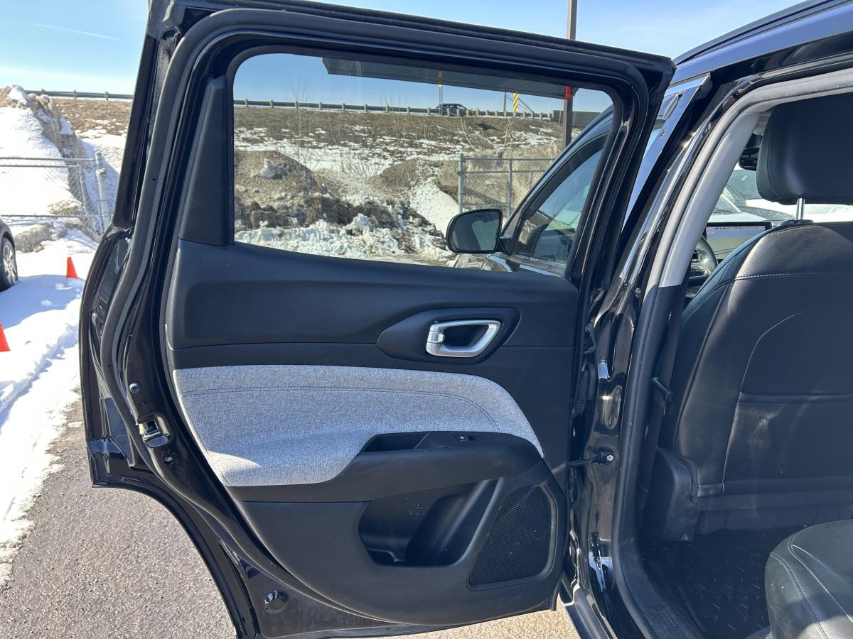 2022 Jeep Compass - Image 17