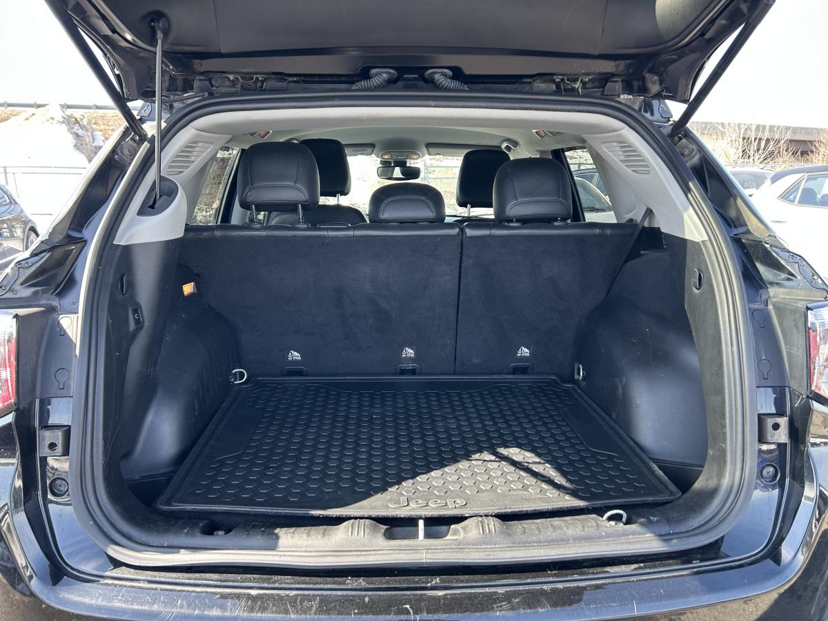 2022 Jeep Compass - Image 18