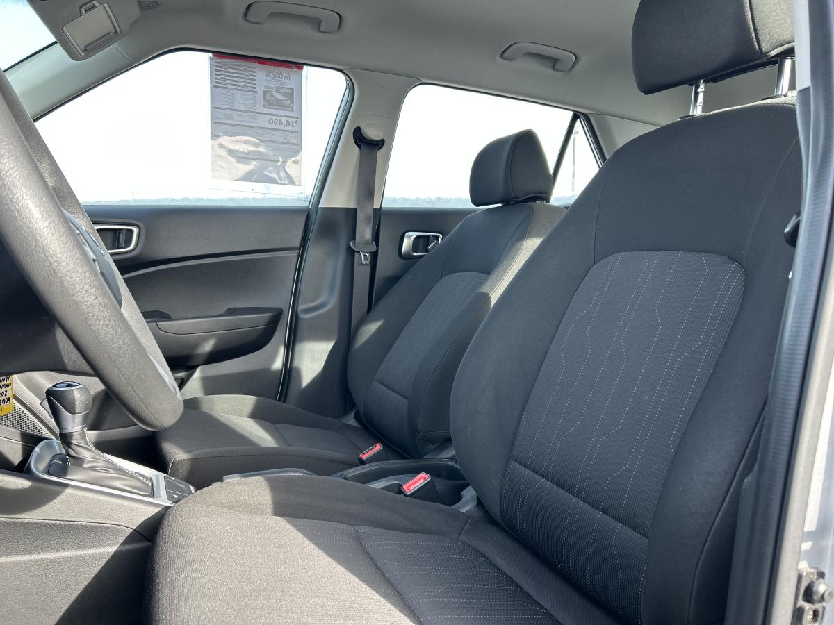 2021 Hyundai Venue - Image 11