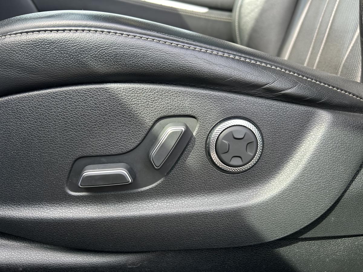 2021 Genesis GV80 - Image 13