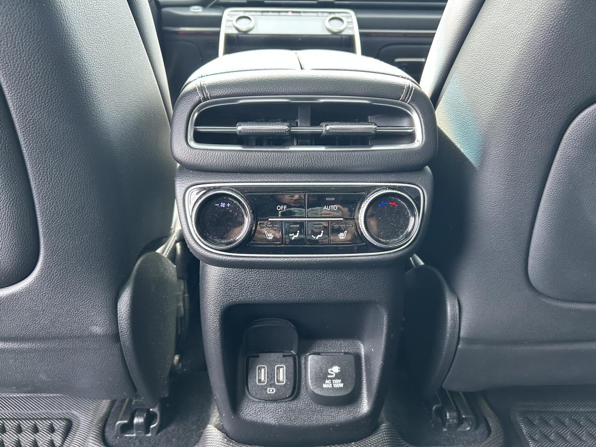 2021 Genesis GV80 - Image 18