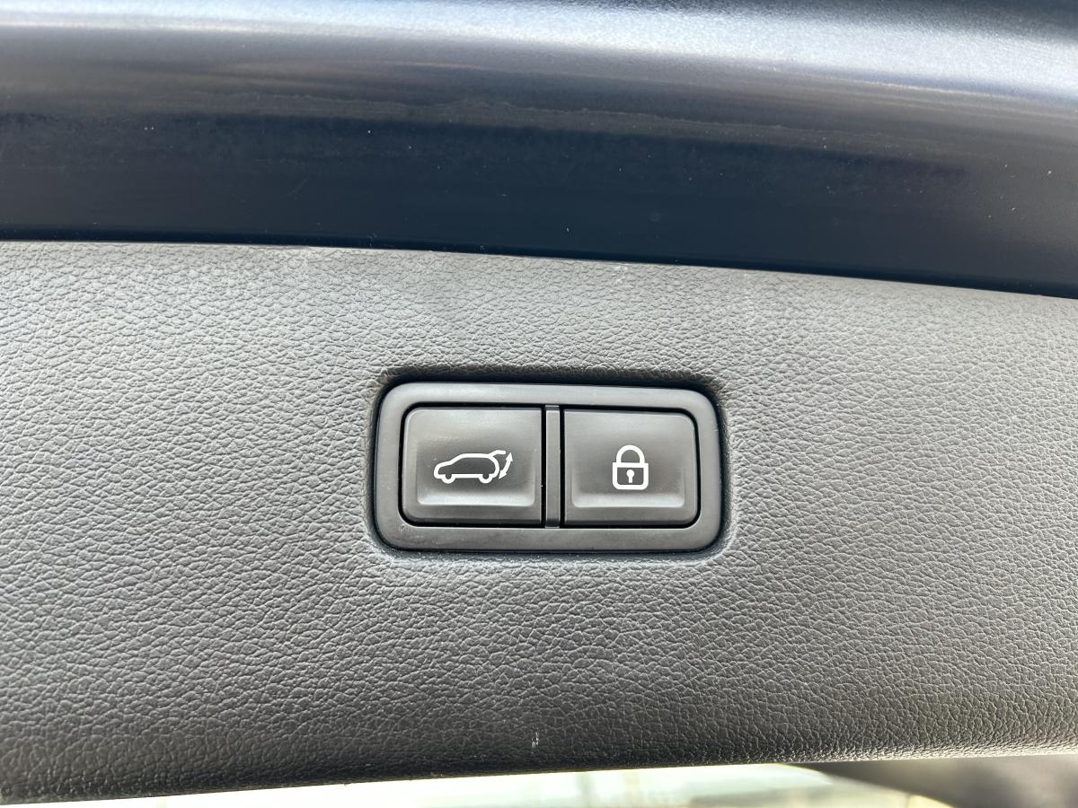 2021 Genesis GV80 - Image 21