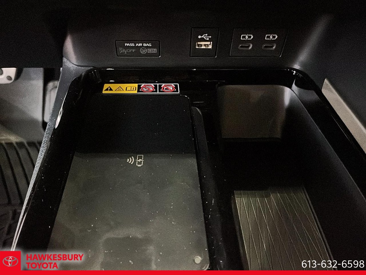 2025 Toyota Camry Hybrid - Image 17