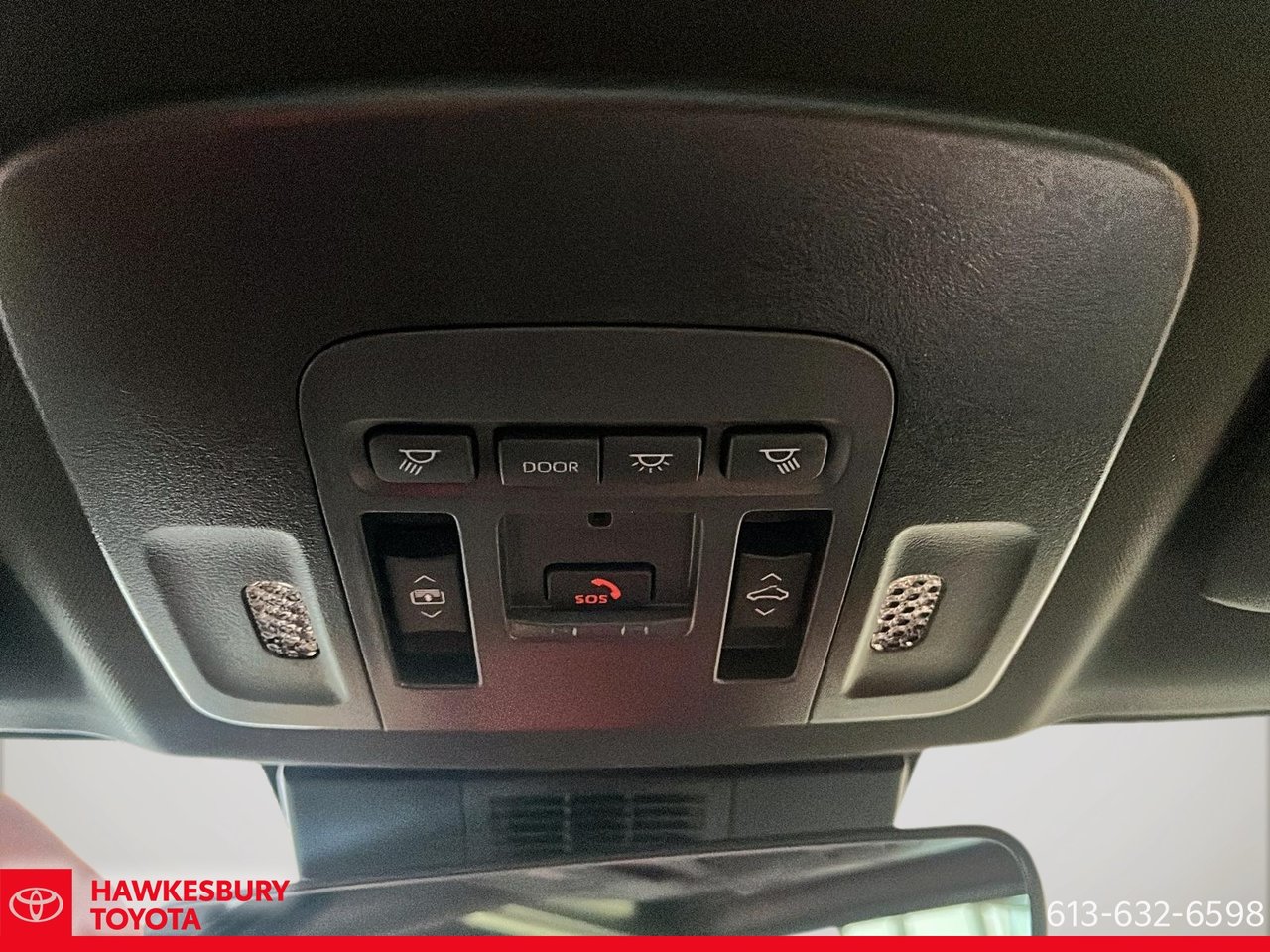 2025 Toyota Camry Hybrid - Image 21