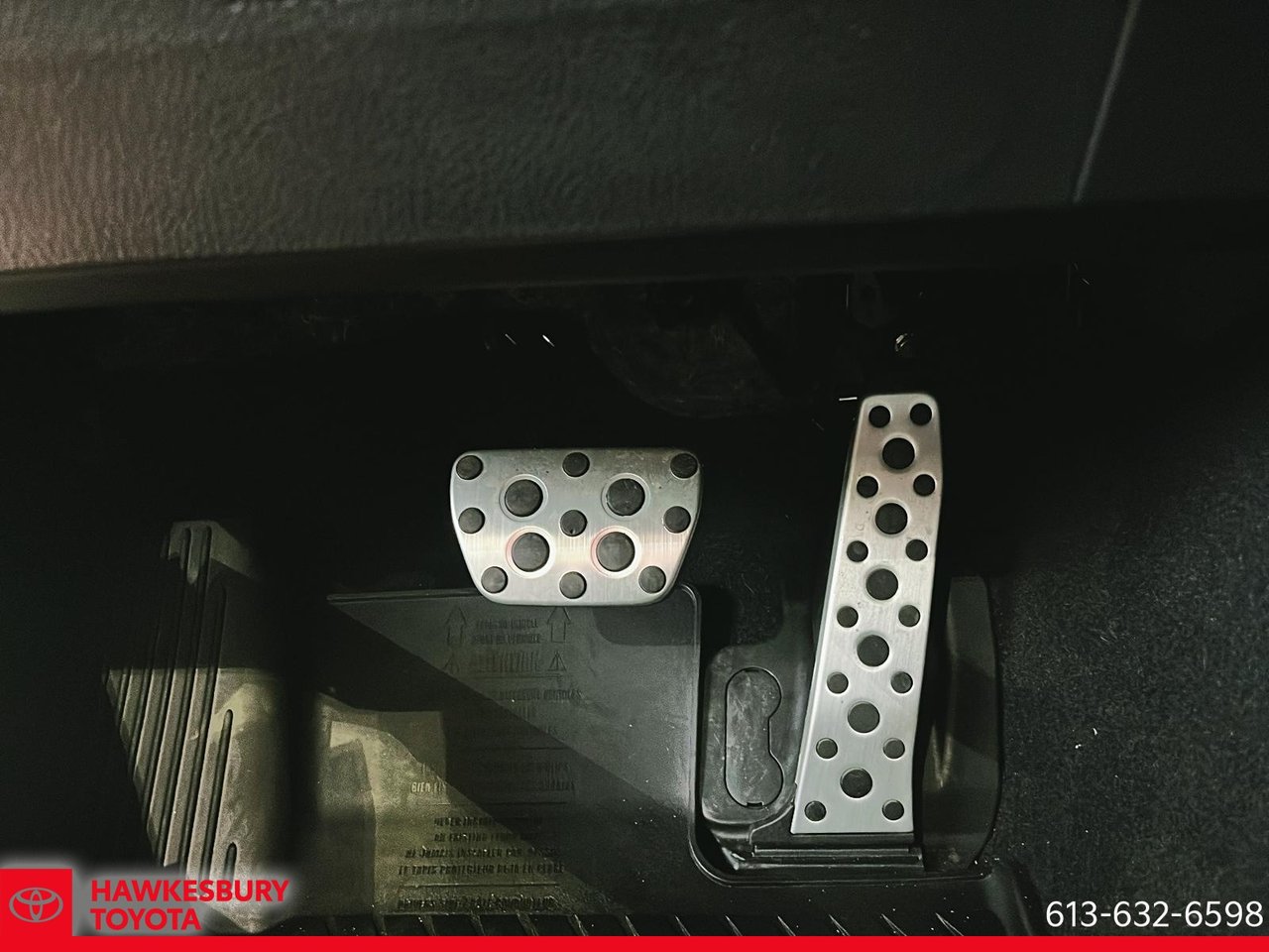 2025 Toyota Camry Hybrid - Image 22