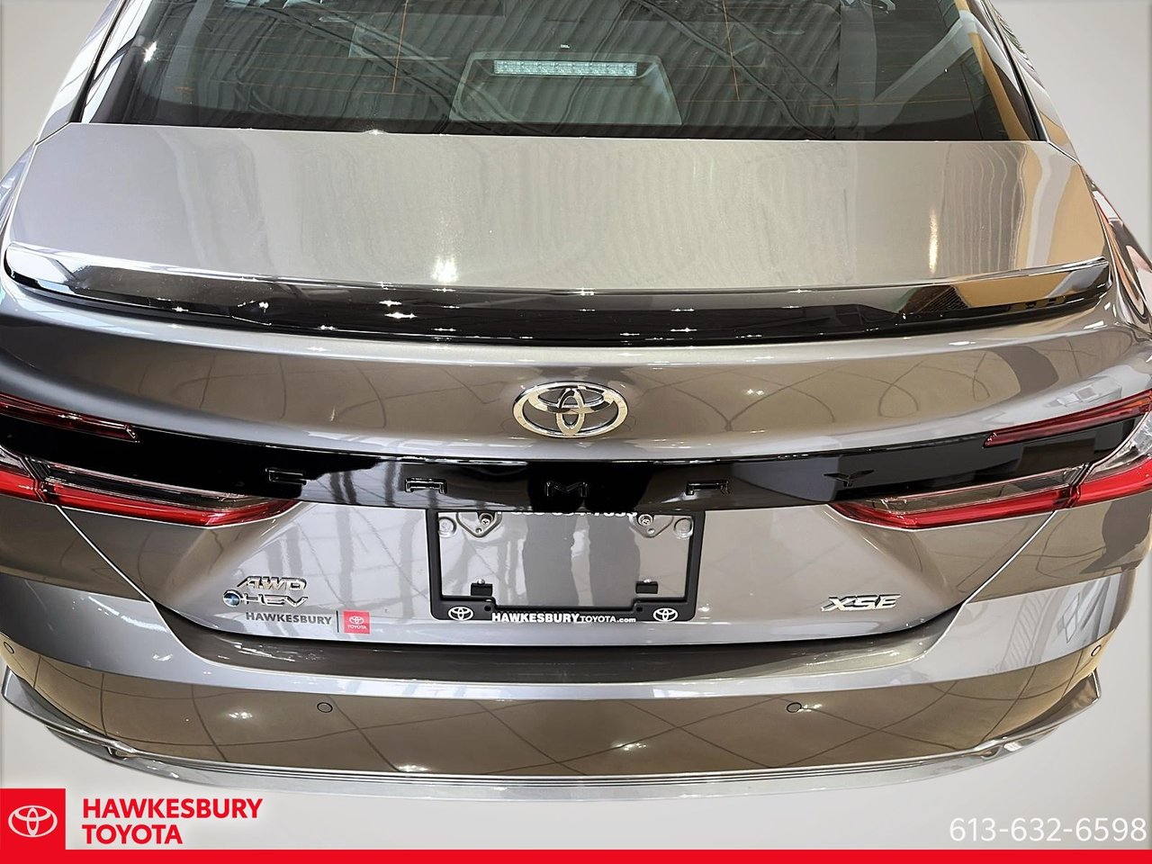 2025 Toyota Camry Hybrid - Image 24