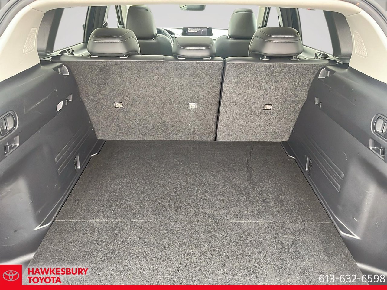 2023 Mazda CX-50 - Image 8