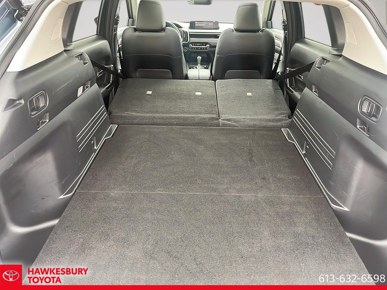 2023 Mazda CX-50 - Image 9