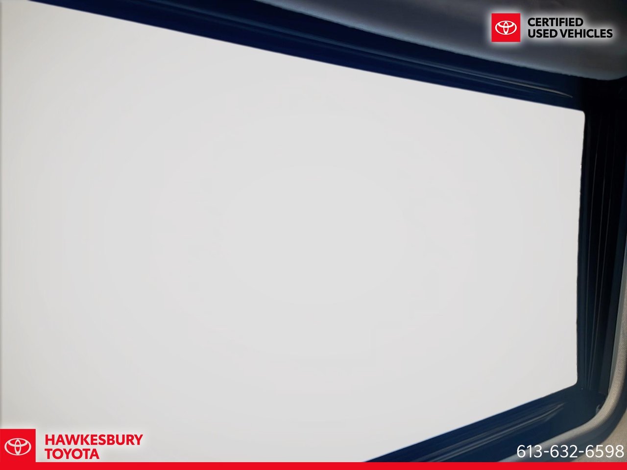 2024 Toyota Sienna - Image 17