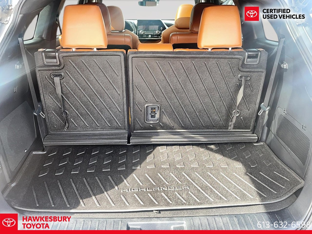 2023 Toyota Highlander - Image 10