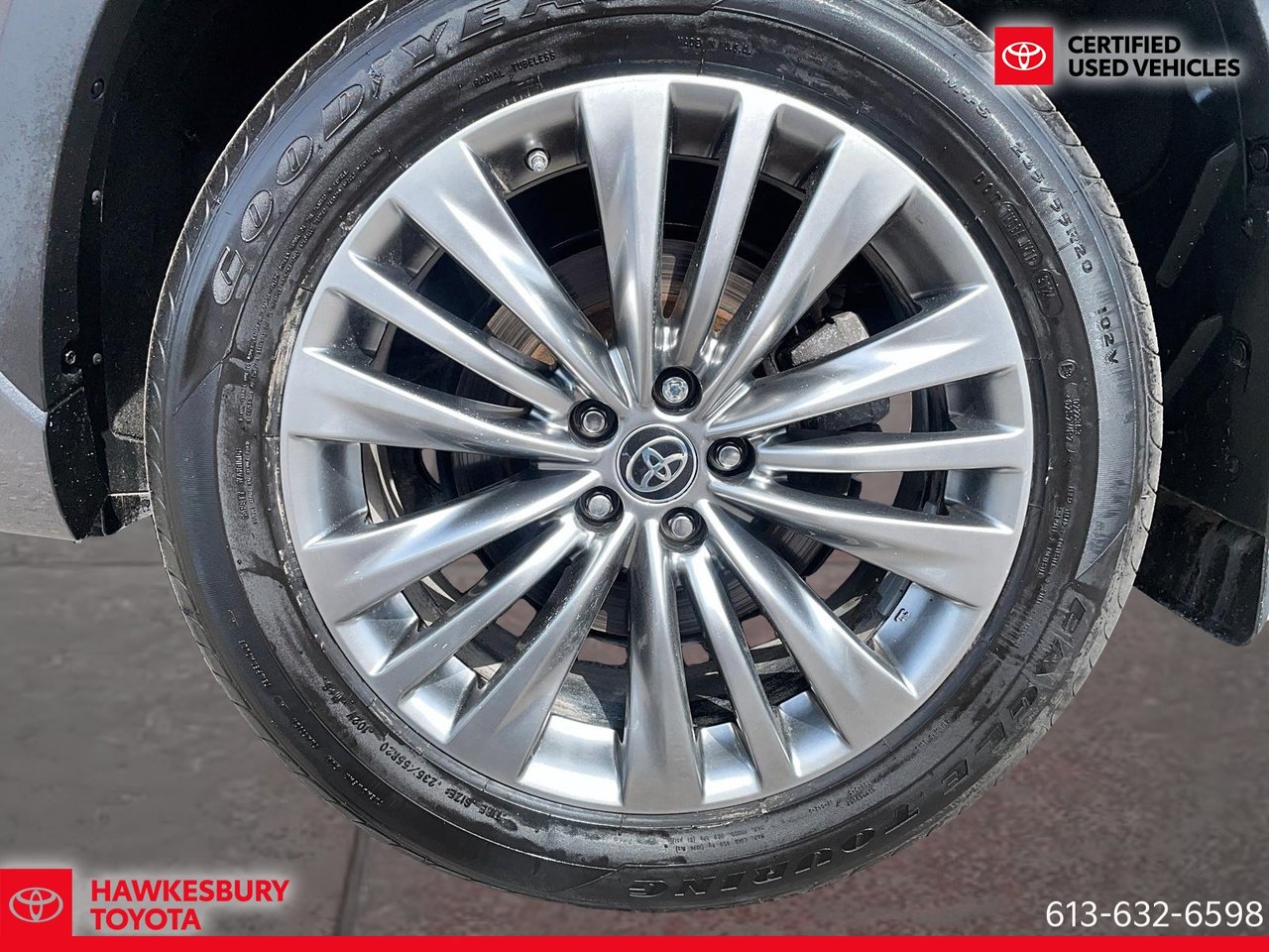 2023 Toyota Highlander - Image 11