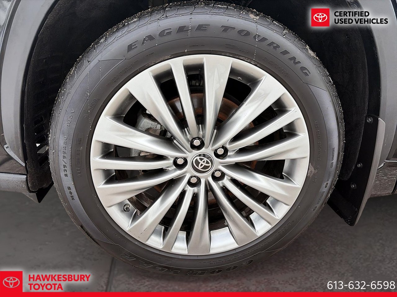 2023 Toyota Highlander - Image 10