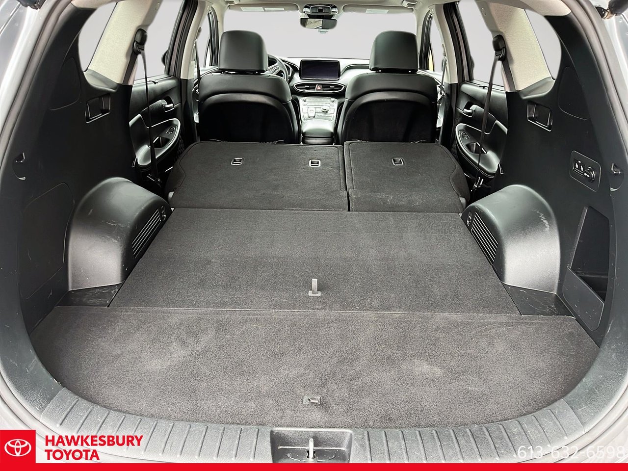 2023 Hyundai Santa Fe Hybrid - Image 9