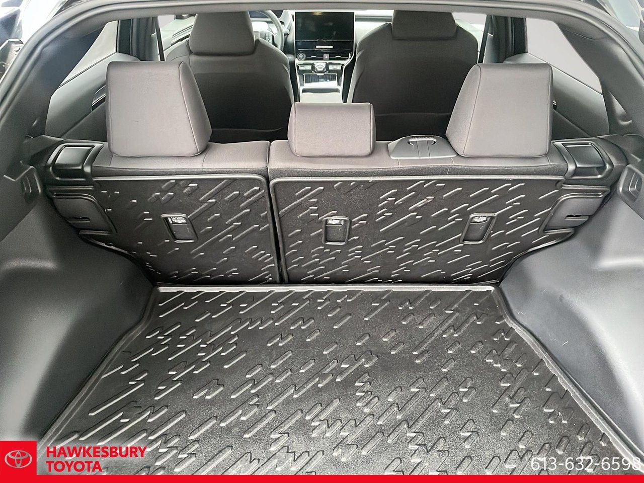 2025 Toyota BZ4X - Image 8