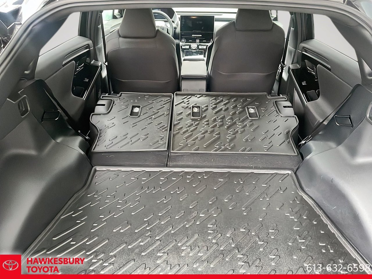 2025 Toyota BZ4X - Image 9