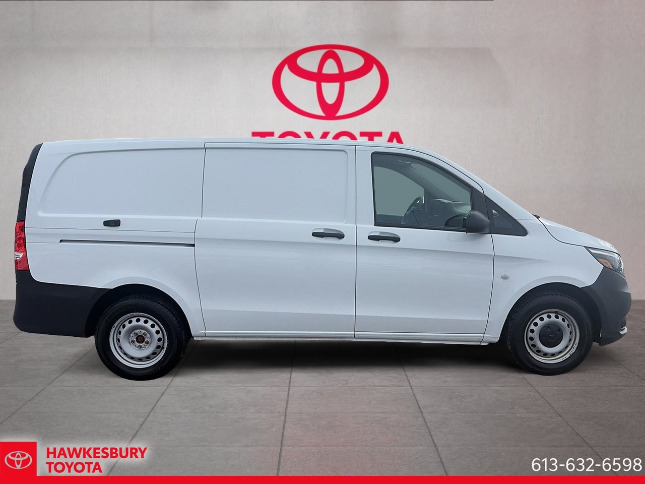 2023 Mercedes-Benz Metris Cargo Van - Image 4