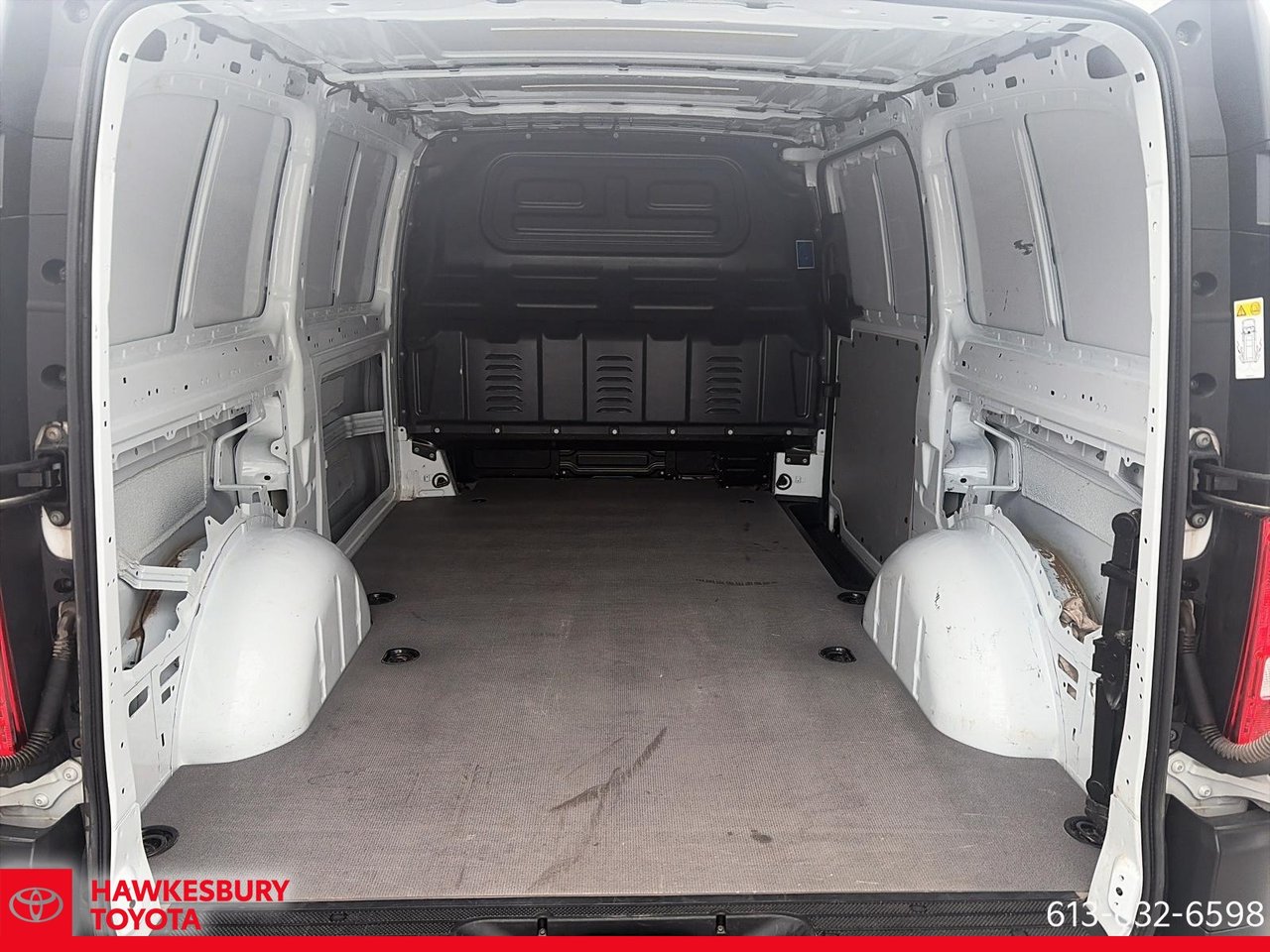 2023 Mercedes-Benz Metris Cargo Van - Image 9