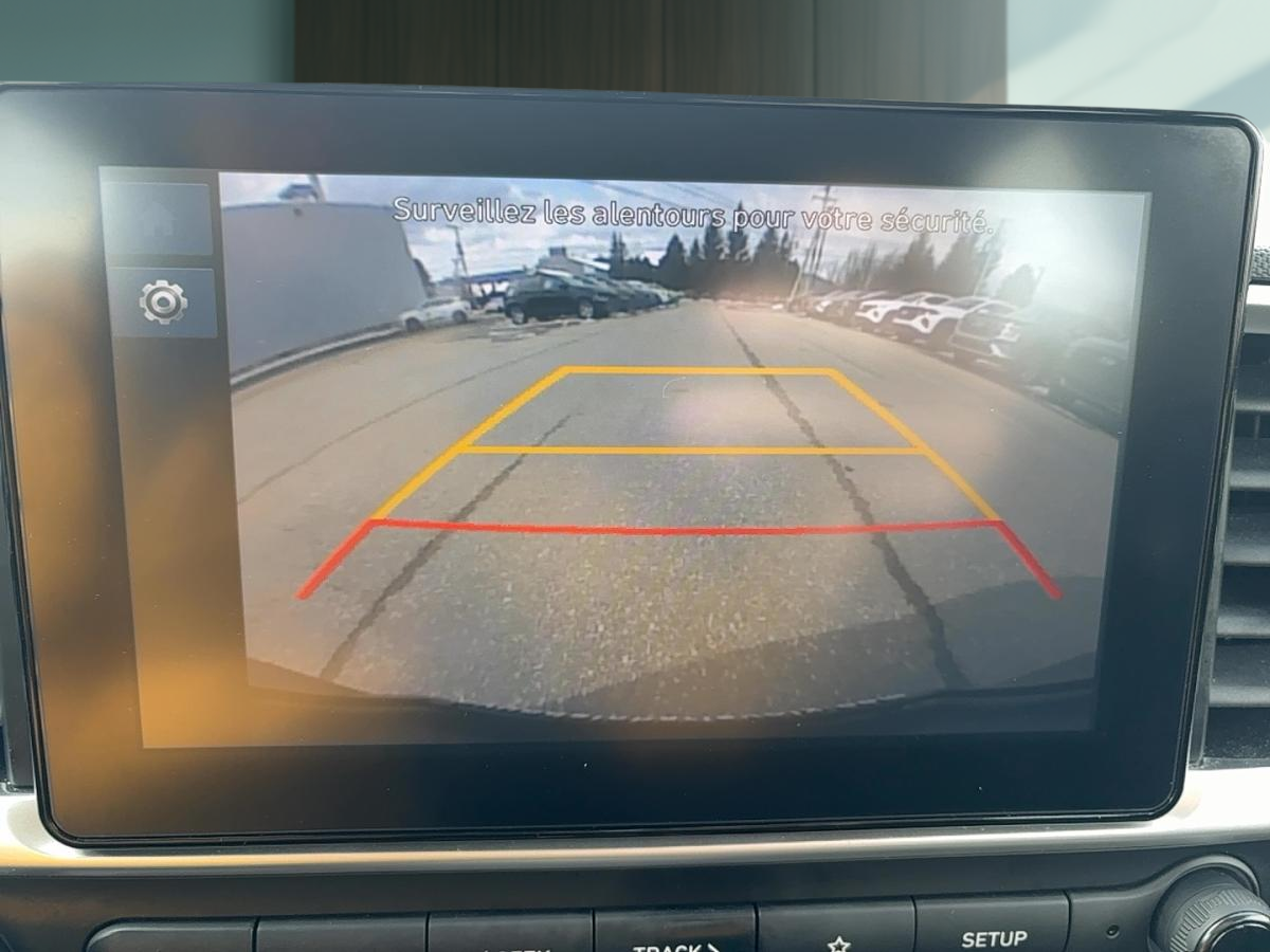 2023 Hyundai Venue - Image 12