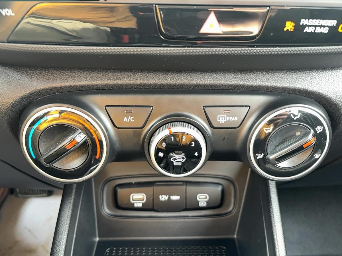 2023 Hyundai Venue - Image 13