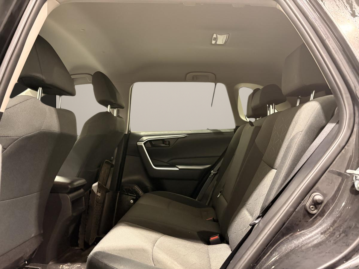 2021 Toyota RAV4 - Image 7