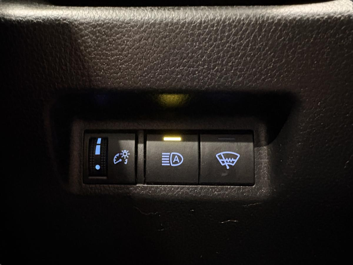 2021 Toyota RAV4 - Image 18