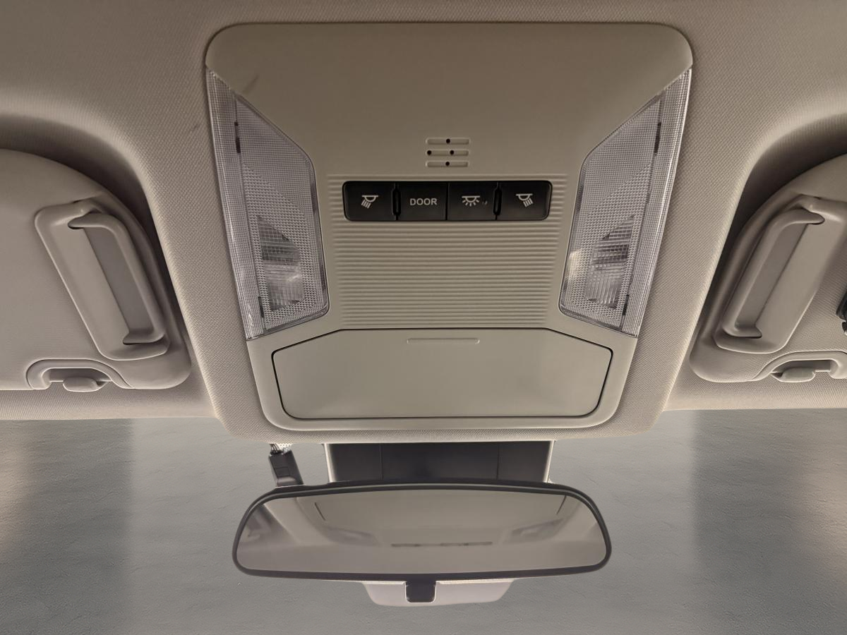 2021 Toyota RAV4 - Image 19