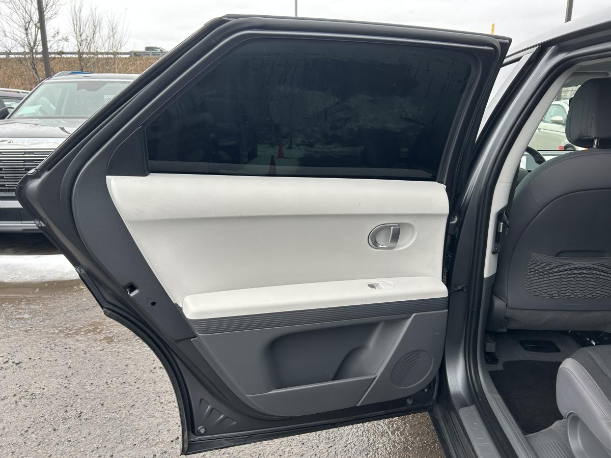 2023 Hyundai IONIQ 5 - Image 17