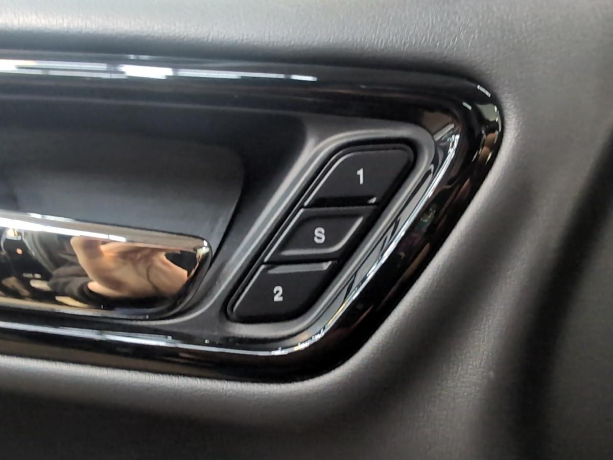 2023 Dodge Durango - Image 25