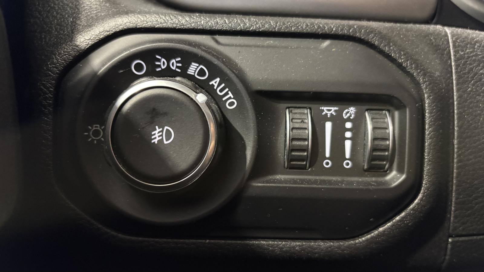 2020 Jeep Wrangler - Image 14