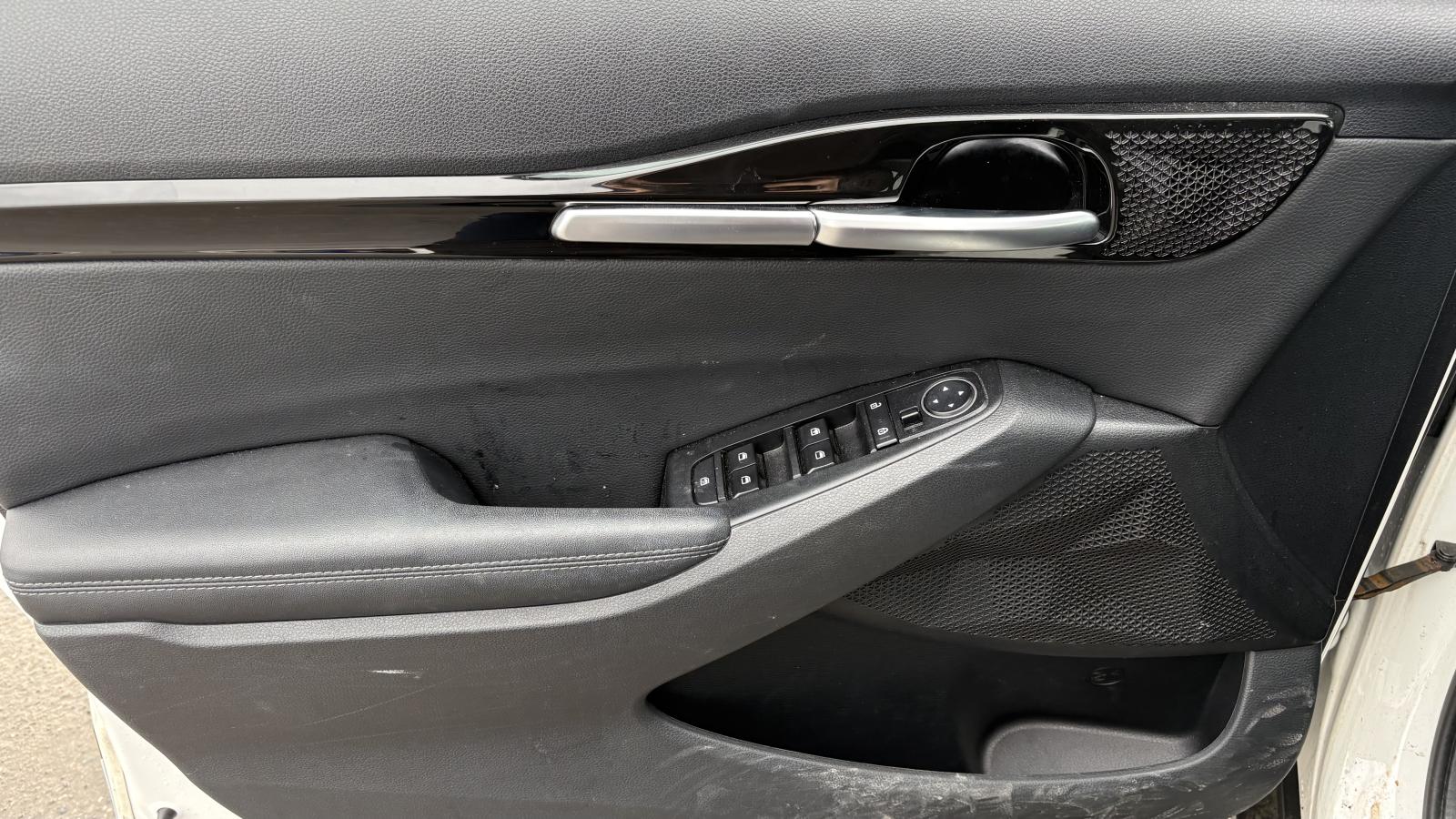 2022 Kia Seltos - Image 11