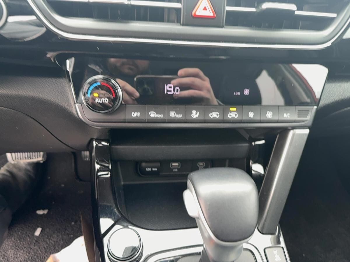 2024 Kia Seltos - Image 17